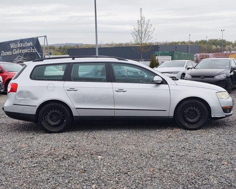 Second-hand VW Passat 110 CP (80 kW) 2009 Argintiu Break