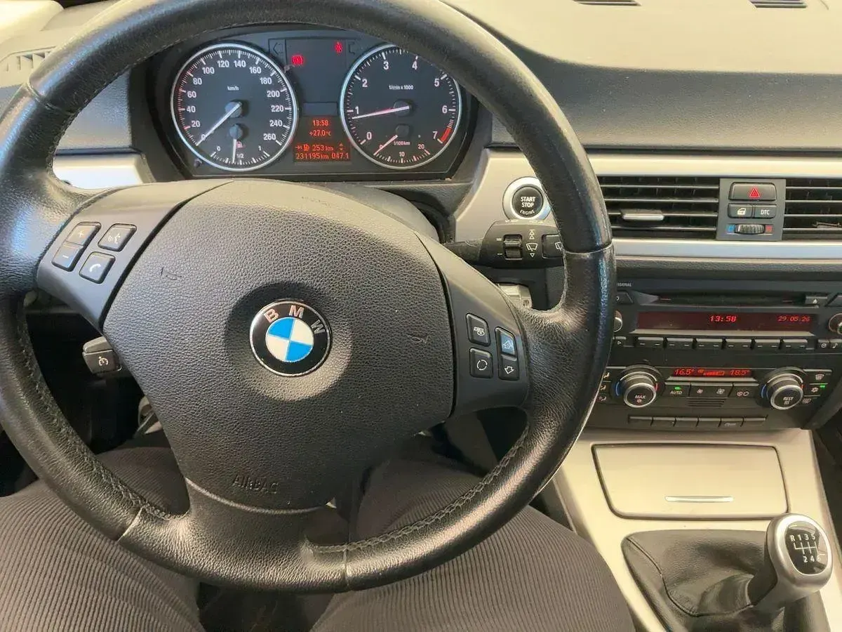Gebraucht BMW 318 Advantage 143 PS (105 kW) 2009 Silber Kombi