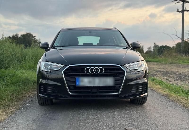 Schwarz Gebraucht 2020 Audi A3 Sportback Limousine | 18.500 € (Guter Preis) - Bild 1/4