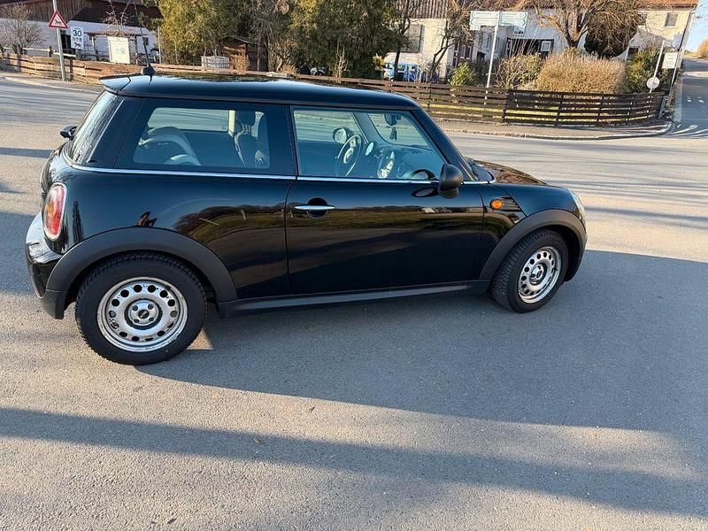 Gebraucht Mini ONE 75 PS (55 kW) 2009 Schwarz Kleinwagen