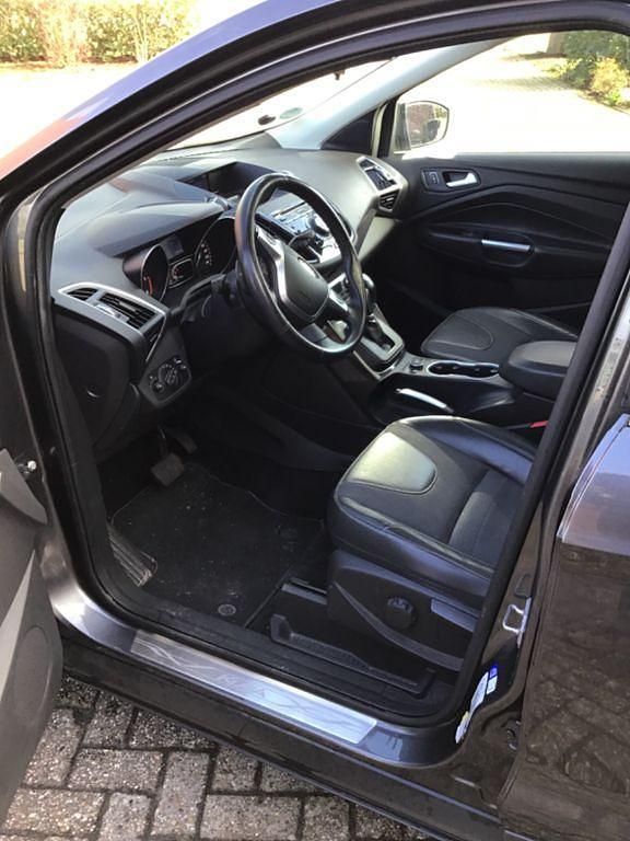 Gebraucht Ford Kuga Titanium 179 PS (131 kW) 2015 Grau SUV