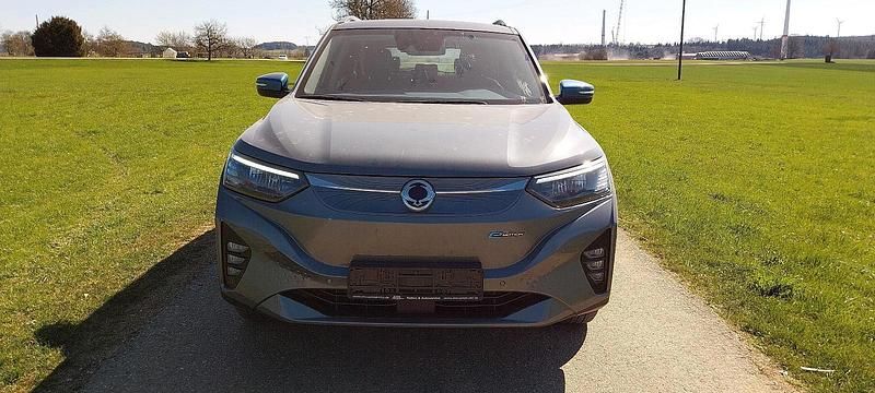 Grau Gebraucht 2022 Ssangyong (KGM) Korando SUV | 22.500 € - Bild 1/4