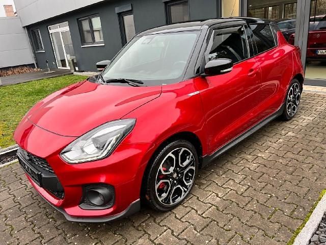 Rot Gebraucht 2022 Suzuki Swift Sport Limousine | 17.680 € (Fairer Preis) - Bild 1/4