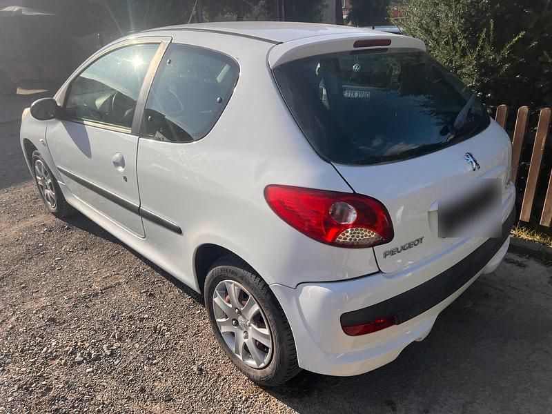 Gebraucht Peugeot 206+ 60 PS (44 kW) 2009 Weiß Kleinwagen