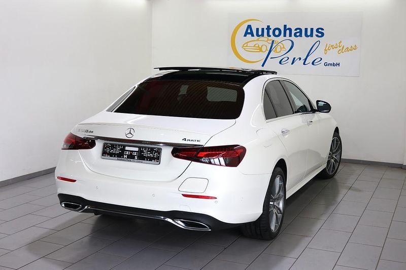 Gebraucht Mercedes E300 AMG 194 PS (142 kW) 2022 Weiß Limousine