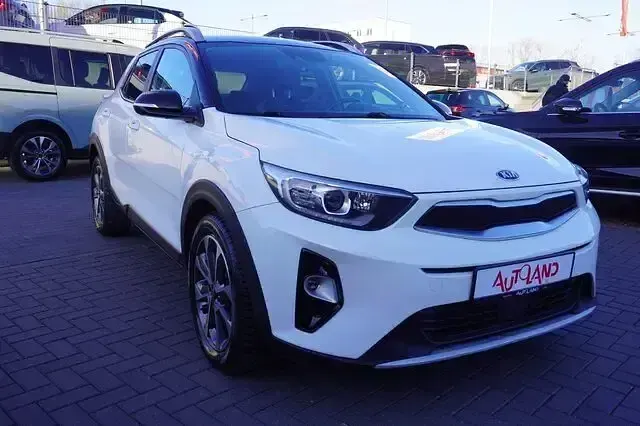 Gebraucht Kia Stonic 99 PS (72 kW) 2021 Weiß SUV