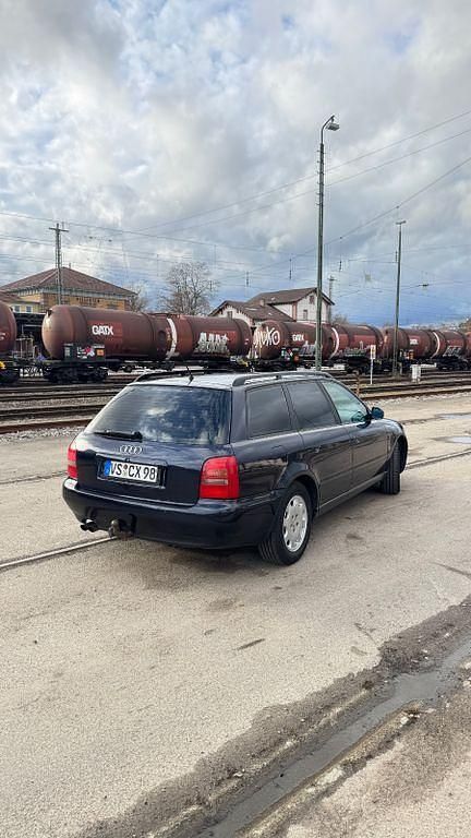 Second-hand Audi A4 Sport 150 CP (110 kW) 1997 Albastru Break