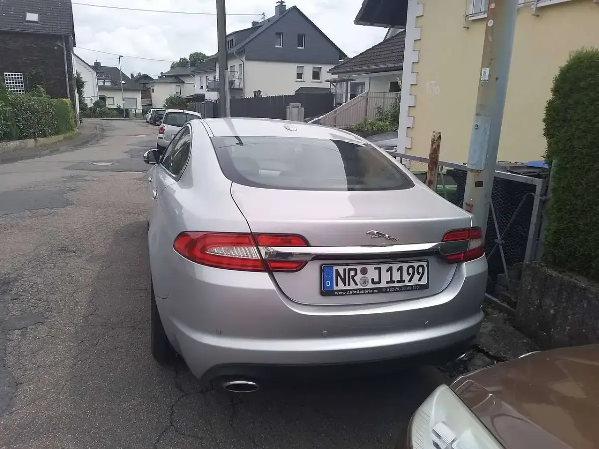 Gebraucht Jaguar XF Luxury 241 PS (177 kW) 2012 Silber Limousine