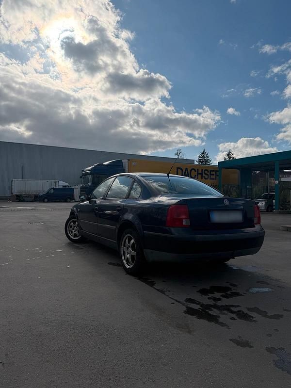 Gebraucht VW Passat 120 PS (88 kW) 1999 Limousine