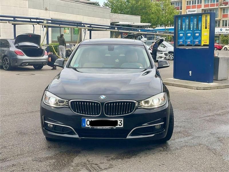 Schwarz Gebraucht 2015 BMW 318 Gran Turismo Performance Limousine | 12.750 € (Fairer Preis) - Bild 1/4