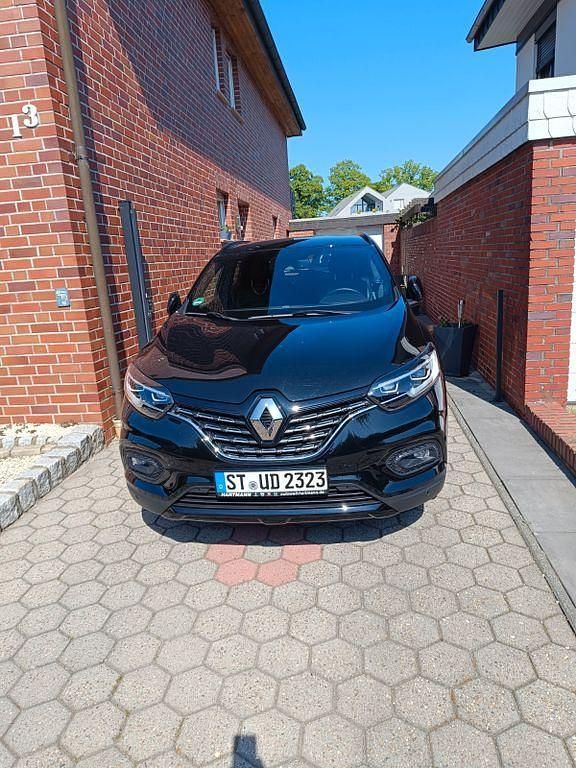 Schwarz Gebraucht 2021 Renault Kadjar Black Edition SUV | 16.500 € (Guter Preis) - Bild 1/4