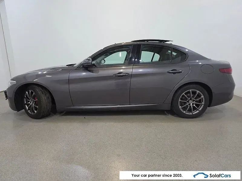 Gebraucht Alfa Romeo Giulia 150 PS (110 kW) 2017 Grau Limousine