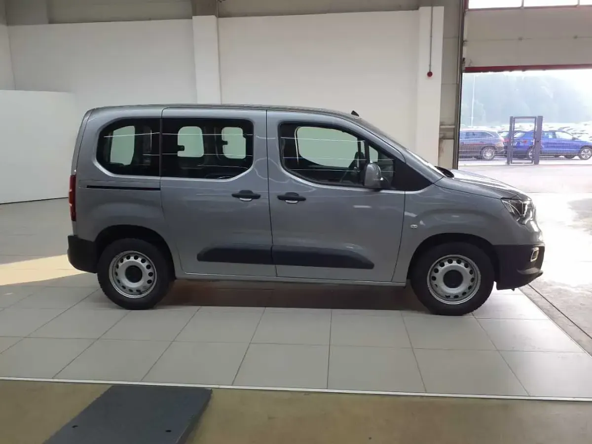 Gebraucht Opel Combo Edition 110 PS (80 kW) 2021 Tiefquarz silber metallic Van / Kleinbus