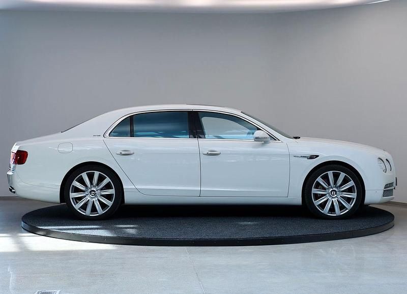 Gebraucht Bentley Continental Flying Spur 625 PS (459 kW) 2013 Weiß Limousine