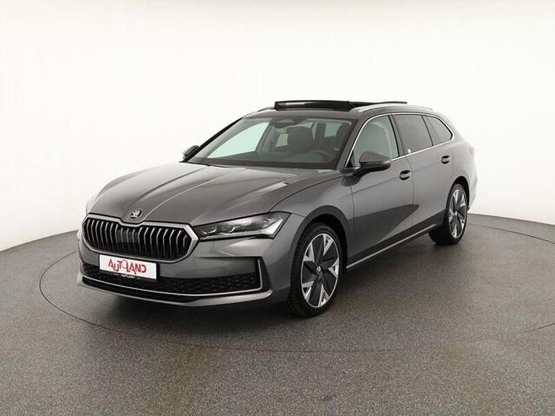 Grau Gebraucht 2024 Skoda Superb Kombi | 41.990 € (Guter Preis) - Bild 1/4