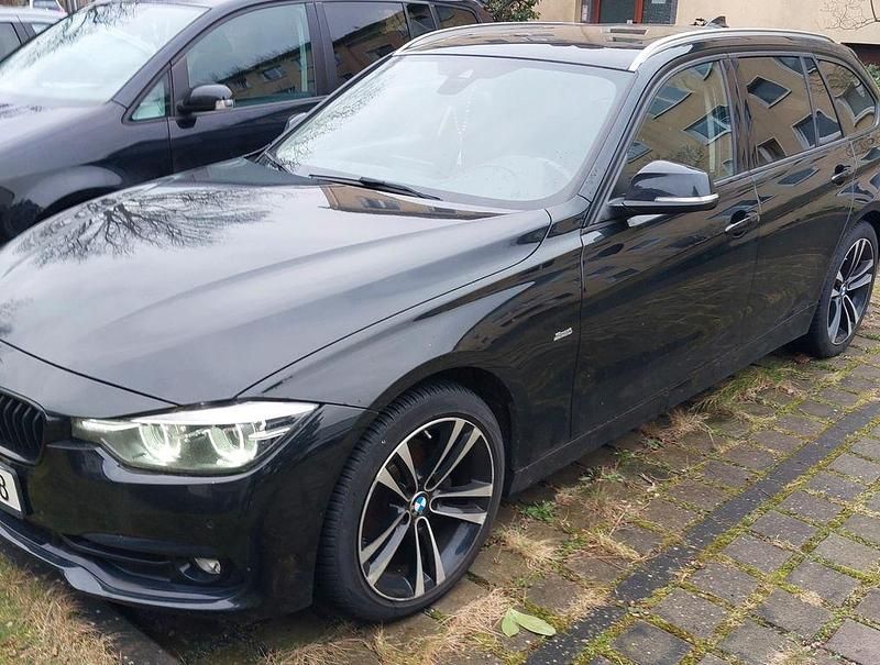 Schwarz Gebraucht 2017 BMW 320 Sport Line Kombi | 11.700 € (Superpreis) - Bild 1/4