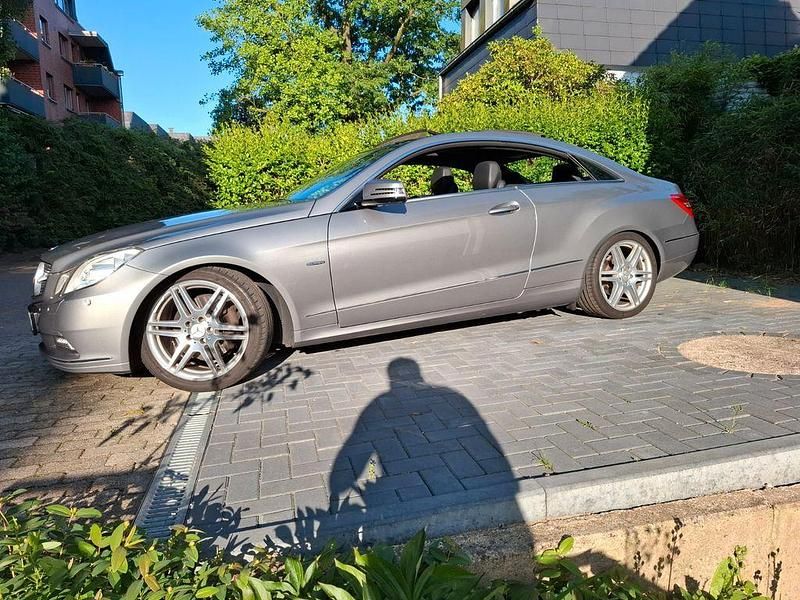 Gebraucht Mercedes E350 AMG 292 PS (214 kW) 2010 Coupé