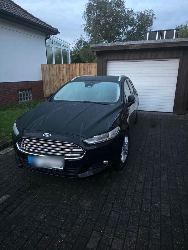 Gebraucht Ford Mondeo 160 PS (117 kW) 2016 Schwarz Kombi