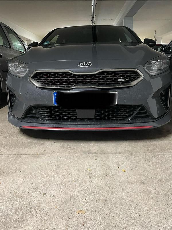 Grau Gebraucht 2019 Kia ProCeed GT Kleinwagen | 19.500 € (Guter Preis) - Bild 1/1