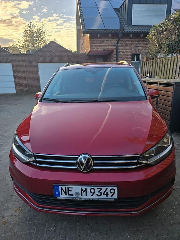 Gebraucht VW Touran Active 150 PS (110 kW) 2021 Rot Van / Kleinbus