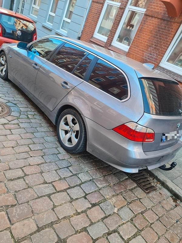 Gebraucht BMW 525 177 PS (130 kW) 2005 Grau Kombi