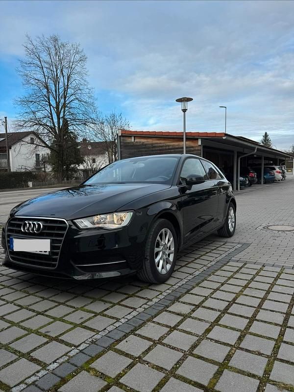 Schwarz Gebraucht 2015 Audi A3 Kleinwagen | 9.500 € (Fairer Preis) - Bild 1/4