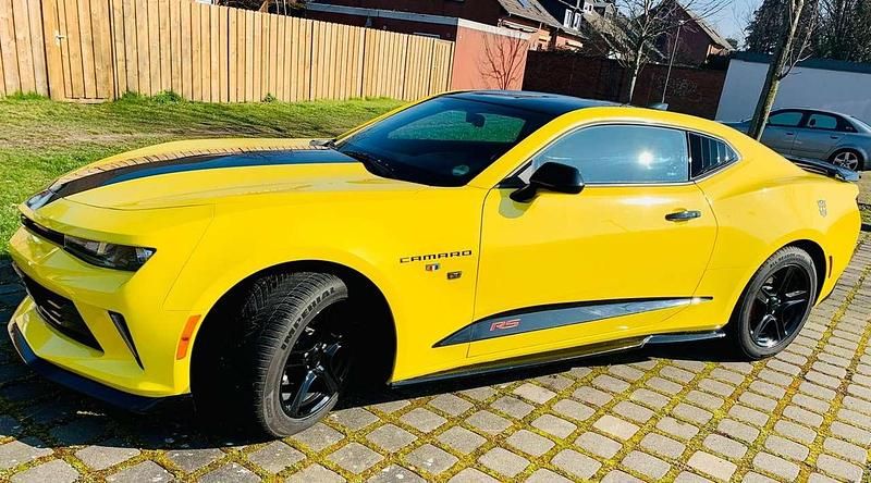 Gelb Gebraucht 2016 Chevrolet Camaro Coupé | 21.000 € - Bild 1/4