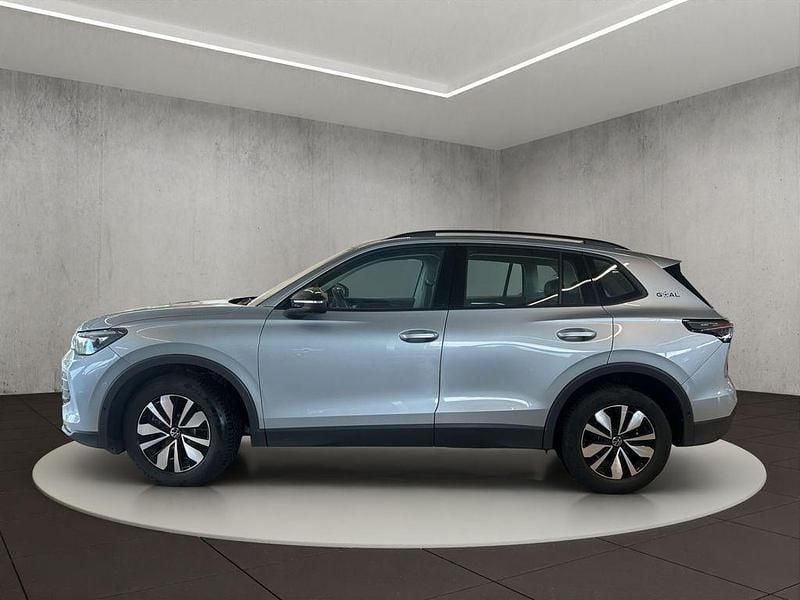 Gebraucht VW Tiguan Goal 150 PS (110 kW) 2025 Oyster silver mettalic SUV