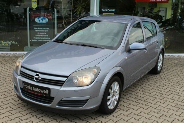 Gebraucht Opel Astra Enjoy 105 PS (77 kW) 2004 Silber metallic Limousine