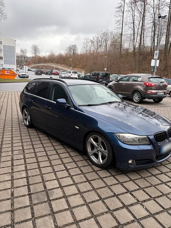 Gebraucht BMW 320 220 PS (161 kW) 2010 Blau Kombi