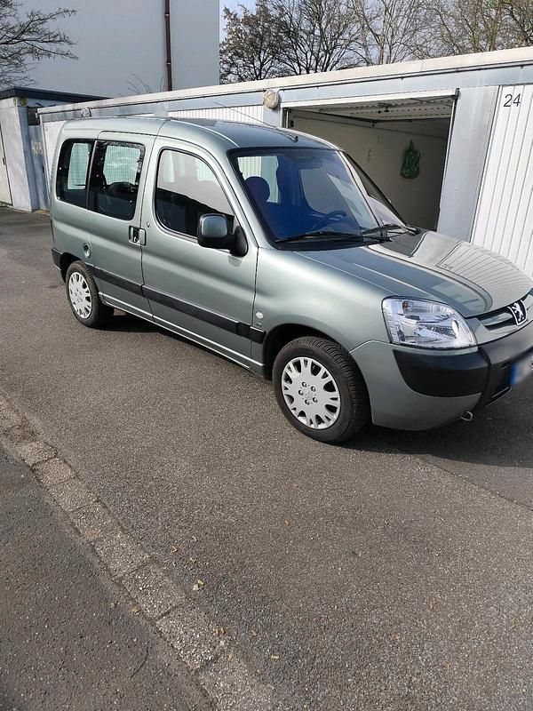 Gebraucht Peugeot Partner 90 PS (66 kW) 2003 Grün Van / Kleinbus