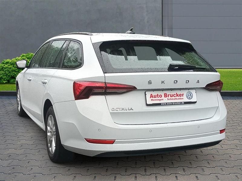 Gebraucht Skoda Octavia Ambition 150 PS (110 kW) 2022 Weiss Kombi