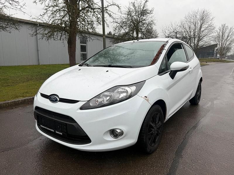 Gebraucht Ford Fiesta 81 PS (59 kW) 2011 Weiß Kleinwagen