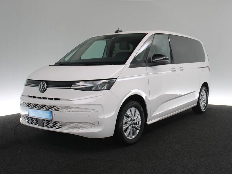 Second-hand VW Multivan Life 150 CP (110 kW) 2025 Alb Monovolum