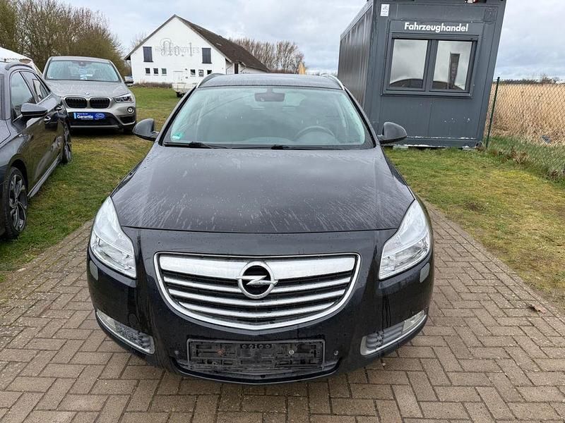 Gebraucht Opel Insignia Edition 131 PS (96 kW) 2011 Schwarz Kombi