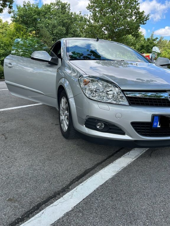 Silber Gebraucht 2009 Opel Astra Cabriolet Cosmo Cabrio | 2.750 € (Guter Preis) - Bild 1/4