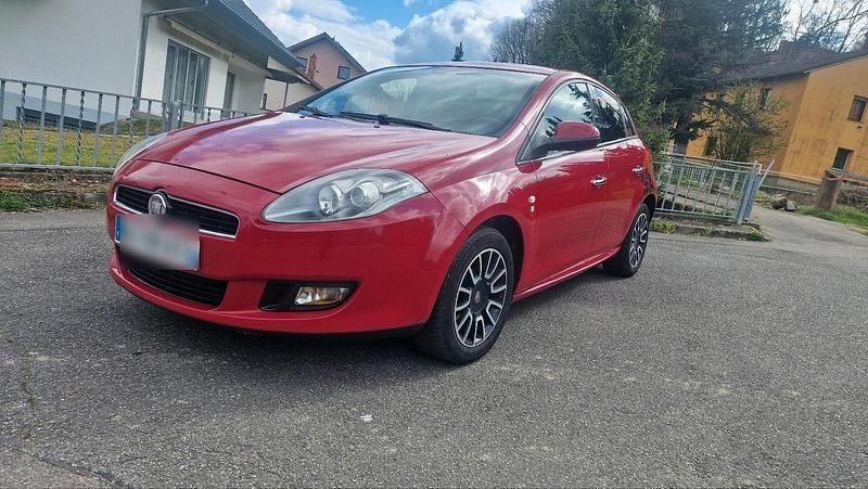 Rot Gebraucht 2012 Fiat Bravo Kleinwagen | 1.350 € (Superpreis) - Bild 1/4