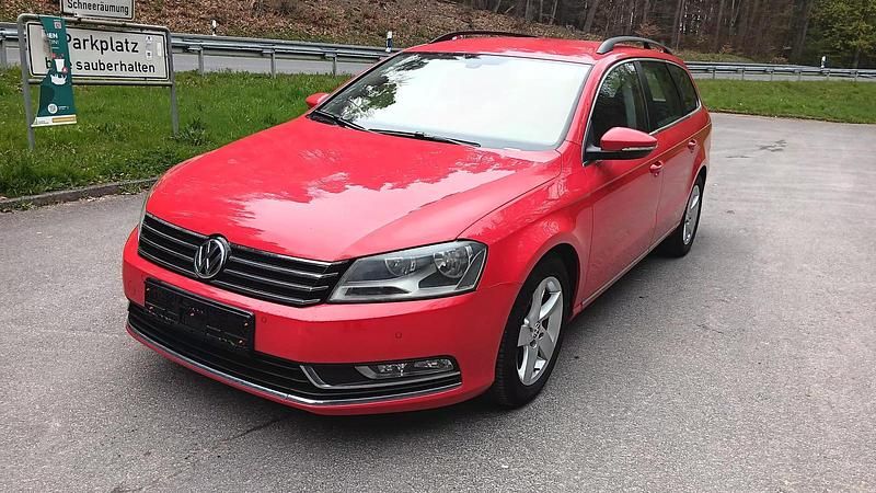 Gebraucht VW Passat Comfortline 160 PS (117 kW) 2011 Rot Kombi