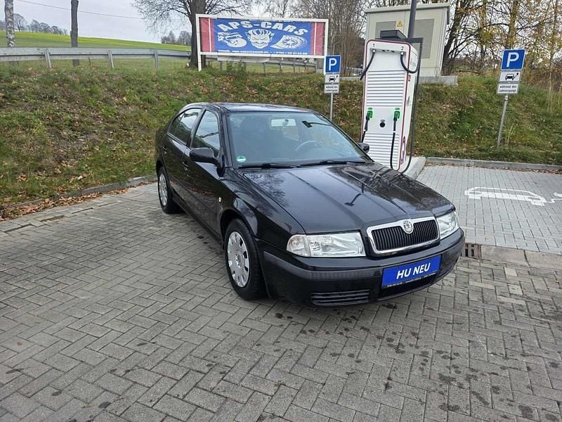 Schwarz Gebraucht 2005 Skoda Octavia Tour Limousine | 2.999 € (Fairer Preis) - Bild 1/4