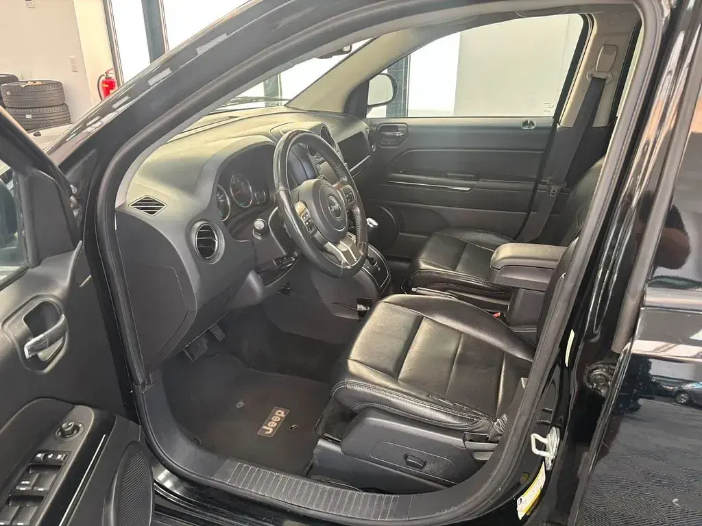 Gebraucht Jeep Compass Limited 170 PS (125 kW) 2012 Schwarz SUV