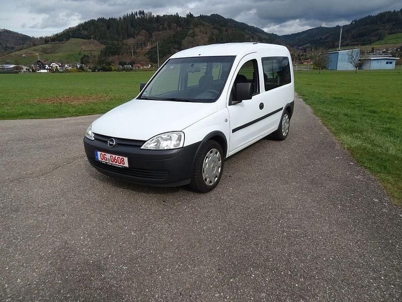 Gebraucht Opel Combo 94 PS (69 kW) 2008 Weiß Van / Kleinbus