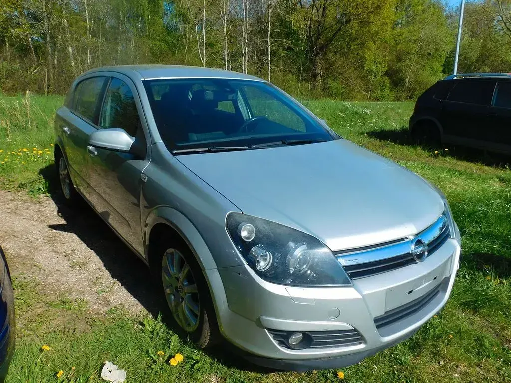 Gebraucht Opel Astra 125 PS (91 kW) 2005 Silber Limousine