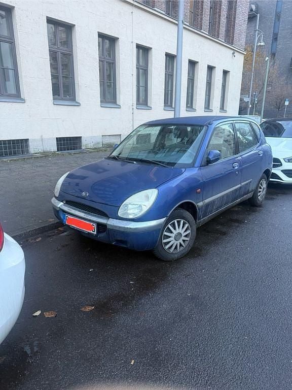 Blau Gebraucht 2002 Daihatsu Sirion Kleinwagen | 999 € (Fairer Preis) - Bild 1/4