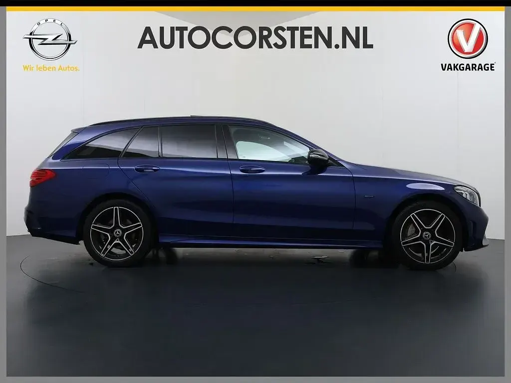 Gebraucht Mercedes C300e Business 320 PS (235 kW) 2021 Blau Kombi