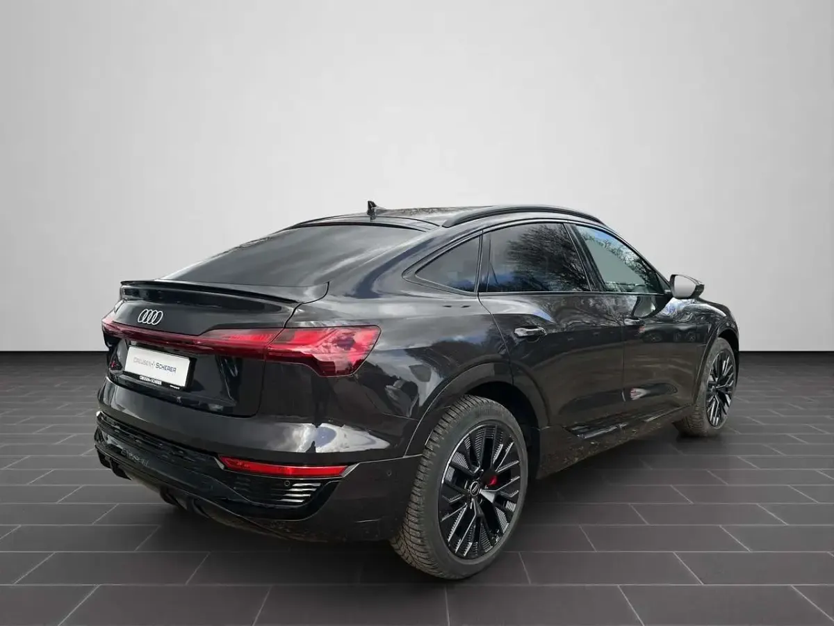 Gebraucht Audi Q8 e-tron S-Line 300 kW (408 PS) 2023 Madeirabraun metallic SUV