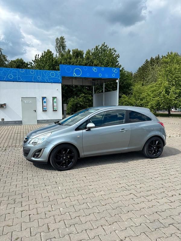 Gebraucht Opel Corsa Satellite 101 PS (74 kW) 2011 Silber Kleinwagen