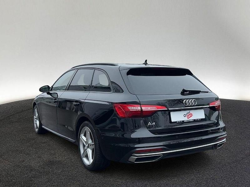 Gebraucht Audi A4 S-Line 204 PS (150 kW) 2023 Mythosschwarz metallic Kombi