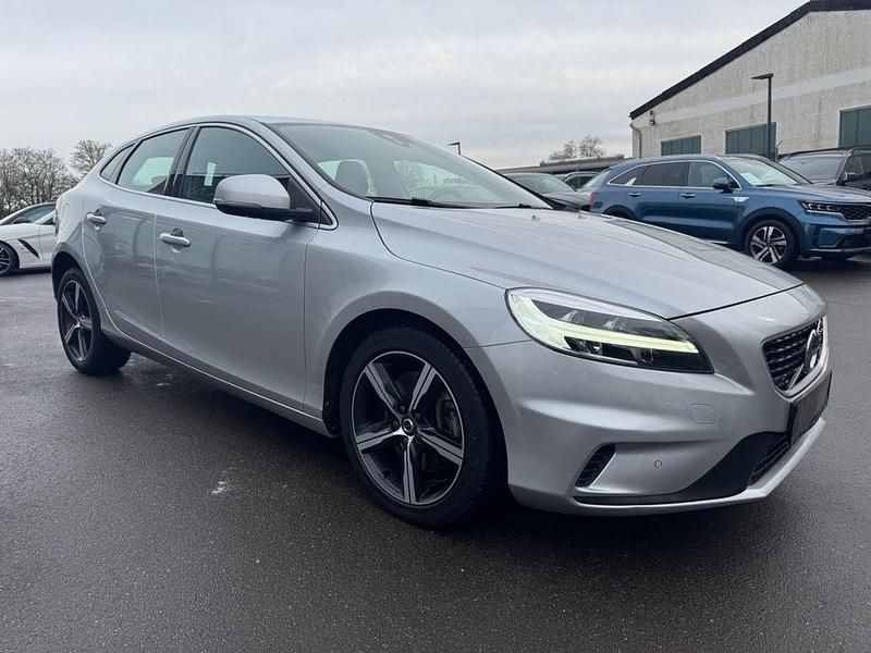 Gebraucht Volvo V40 R-Design 150 PS (110 kW) 2019 Silber Limousine