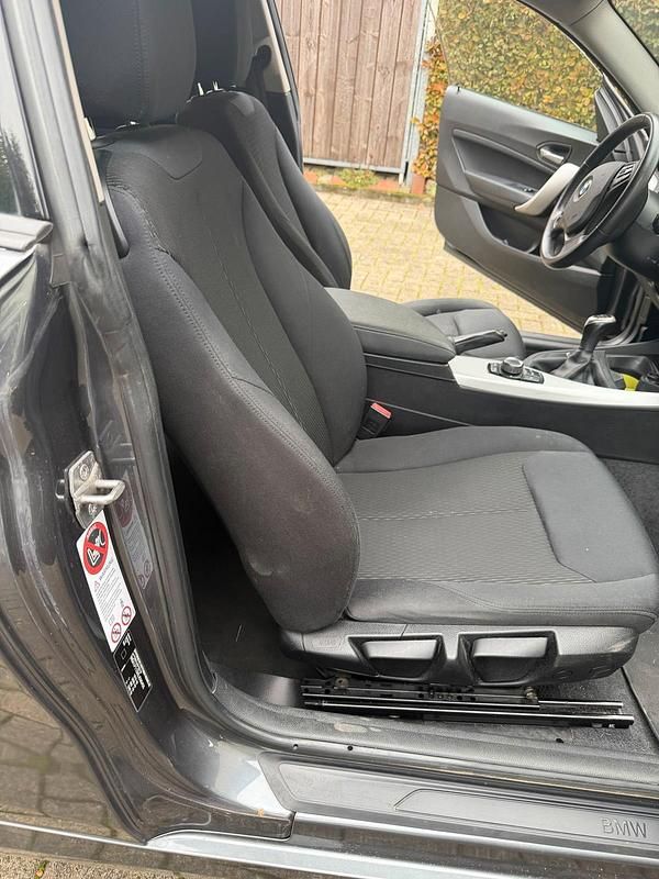 Grau Gebraucht 2012 BMW 114 Kleinwagen | 6.499 € - Bild 1/4