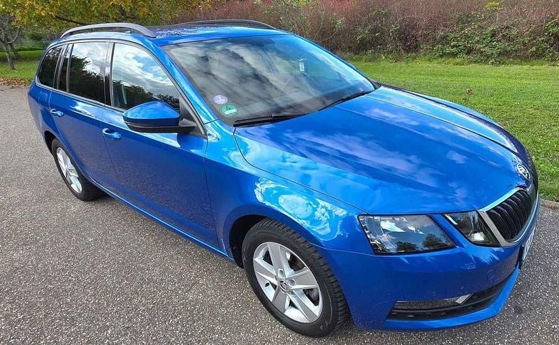 Blau Gebraucht 2019 Skoda Octavia G-TEC Ambition Kombi | 11.900 € (Guter Preis) - Bild 1/4